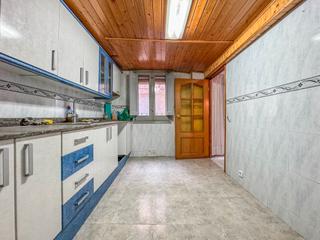 House in Carrer d'en gassó 5. ¡oportunidad única en valls! casa céntrica con todas las comodid