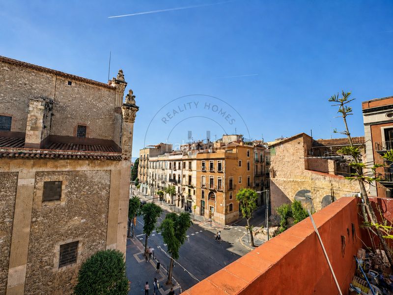 Foto 54ed4074-17c0-4924-8fff-5afadf827f5c. Edifici a Eixample Tarragona