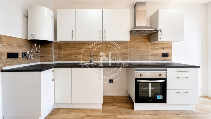 Foto e3d95923-6189-44f5-8002-f9e63e456573. Edificio in Vimbodí