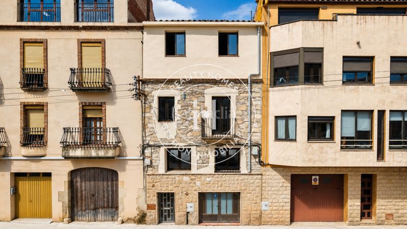 Foto fc8d56e7-cc25-4231-83b7-183b74b99473. Edificio in Vimbodí