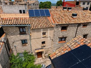 Mas  Carrer de la font-r 4. Casa de pueblo en rojals con terraza y funcionamiento mediante p