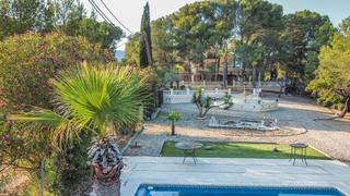 Chalet in Vial camino 0. Villa con encanto en els boscos de valls, valls (tarragona)