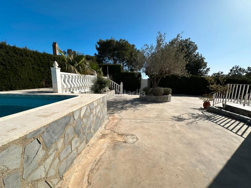 Foto 18064af6-81a2-4a31-b67c-15818f571833. Xalet amb xemeneia aparcament piscina a Monserrat