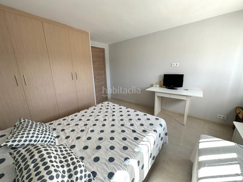 Foto 2dccb666-19be-4769-934d-690f758271ba. Xalet amb xemeneia aparcament piscina a Monserrat