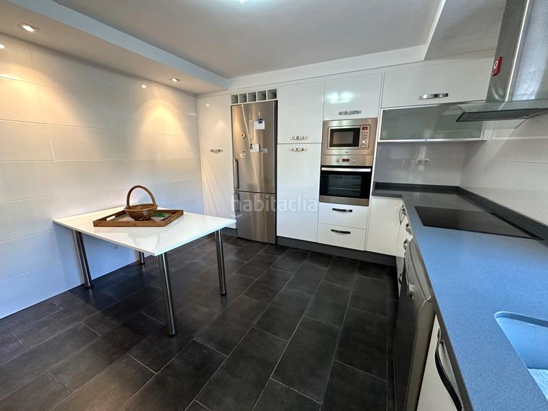 Foto 32170052-7dcb-4044-bf8f-f68ce74e8b94. Xalet amb xemeneia aparcament piscina a Monserrat