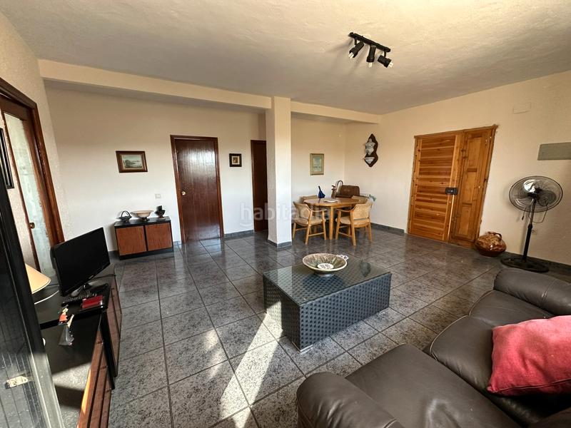 Foto 601b0043-1e04-4490-bb34-c0d3a97f4fb4. Xalet amb xemeneia aparcament piscina a Monserrat