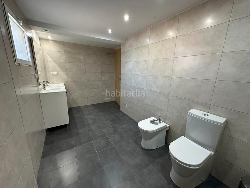 Foto 996424f3-e2d7-4f1d-806d-f80ef939ac07. Xalet amb xemeneia aparcament piscina a Monserrat