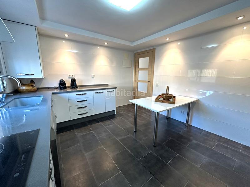 Foto b6a1ce39-c735-43e6-b70b-56b3980f0875. Xalet amb xemeneia aparcament piscina a Monserrat