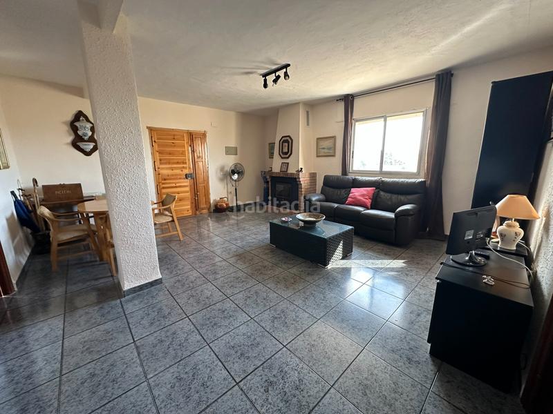 Foto caebc636-5165-4226-aa26-8af46ee31f09. Xalet amb xemeneia aparcament piscina a Monserrat