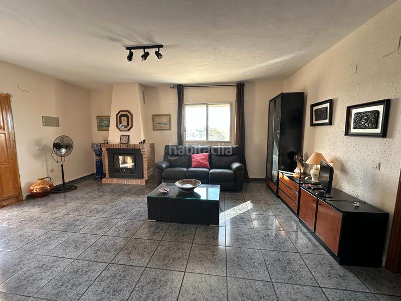 Foto fd1efe0d-d438-46a4-9c26-946131c34f19. Xalet amb xemeneia aparcament piscina a Monserrat