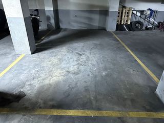 Aparcament cotxe  Carrer de montesa. Plaza de garaje en patraix - primer sótano