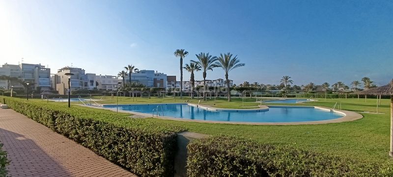 Foto 3398b9af-143c-4017-bf91-8c81a51480cb. Apartamento en calle delfin 1 en El Playazo Vera