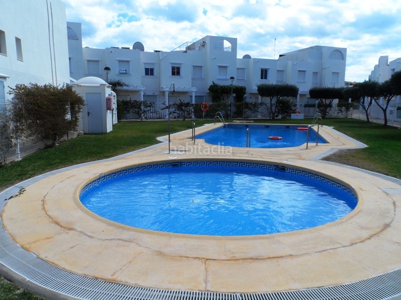 Foto bb5e69bd-2b54-45d7-afd3-b849bb73c3cd. Casa aparellada amb calefacció piscina a Las Marinas - Pueblo Laguna Vera