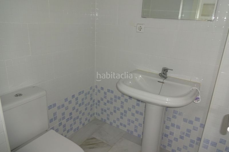 Foto 91c027b7-6ce8-4b56-9d77-4ef37b1113a6. Casa aparellada a calle miradores 4 a puerto de Garrucha Garrucha