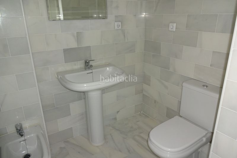 Foto 1711b7e3-9acc-4bff-a321-59fdfd48fe3c. Casa pareada en calle miradores 4 en puerto de Garrucha Garrucha