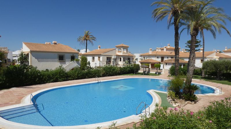 Foto 96a00d90-8831-443e-9798-4d8d3f3f258c. Pis a calle nuñez de balboa 8 a Las Marinas - Pueblo Laguna Vera