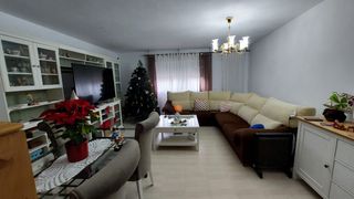 Chalet  Avenida comunidad de madrid 47. Chalet adosado