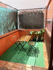 Casa en Palomeras Bajas. Fantástica casa independiente