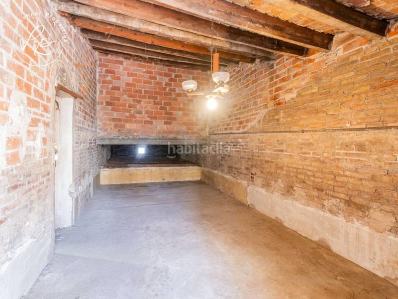 Foto d2f8fb1a-87f5-4894-ab1f-fc2cb630f613. Casa en tapís 123 casa con jardín y muchas posibilidades en Figueres