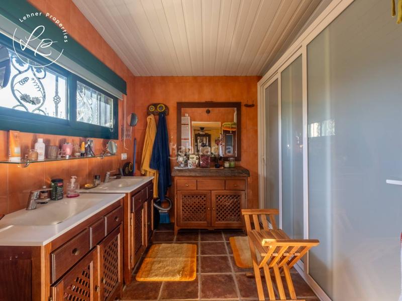 Foto 6371de74-62f1-4d9d-bbf0-0ef42f2572ee. Masia amb calefacció aparcament piscina a Mollet de Peralada