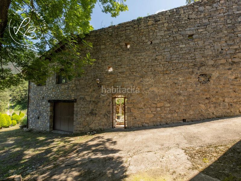 Foto c79a86b7-acc9-44e0-b3c1-748698921511. Masia amb calefacció aparcament a Vall de Bianya (La)