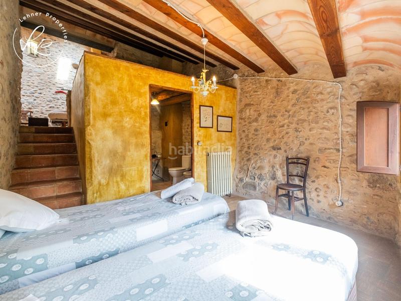 Foto 0468ead7-c55f-42eb-8062-d42992925e71. Masía casa rural del siglo xiii en Esponellà