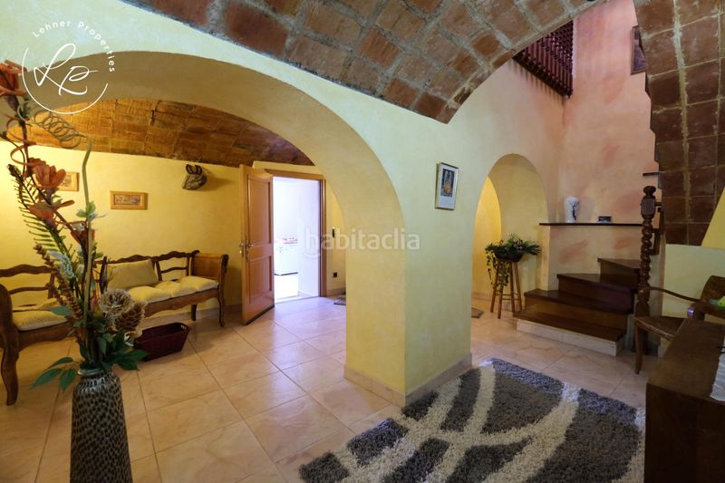Foto 60708310-7187-4560-959c-a135a3f814b2. Masia amb aparcament a Jonquera (La)