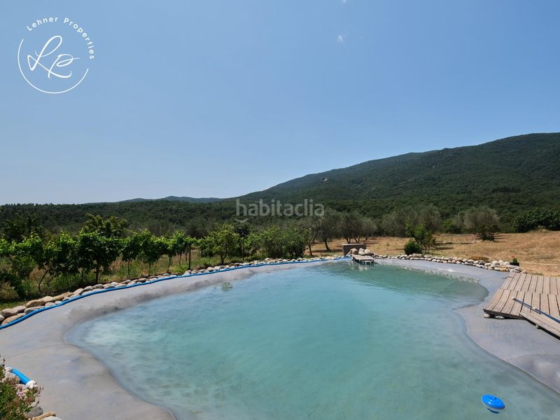 Foto e02d7d92-a06e-4f76-933d-f597049c8310. Masia amb aparcament a Jonquera (La)