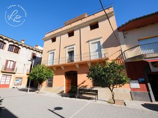 Building in Garriguella. Edificio en venta en garriguella