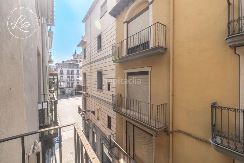 Foto 962c3c2a-6640-470d-8677-e9c23d91bfe5. Edificio in Olot