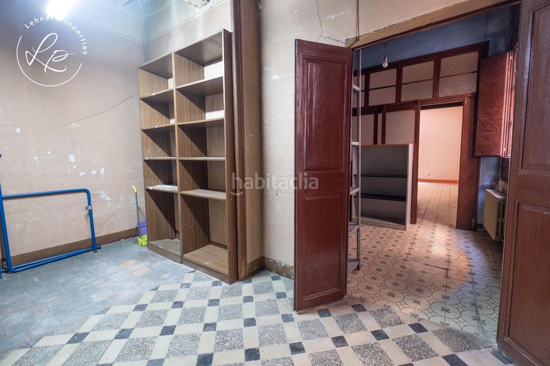 Foto d12e0c5a-0bbc-48cf-923e-90d1d377cc77. Edificio in Olot