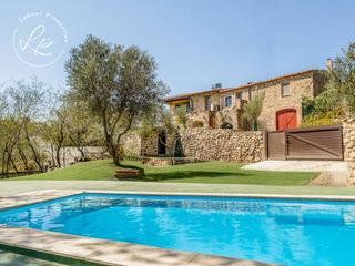 Casa a Bo vilartoli 10. Encantadora casa rústica con jardín, piscina y vistas espectacul