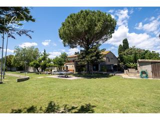 Masia  Poligono. Espectacular masía del siglo xvii con negocio en pleno funcionam