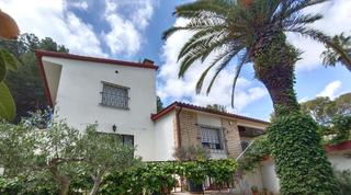 Chalet in Cunit Residencial. Chalet con dos viviendas independientes en cunit residencial