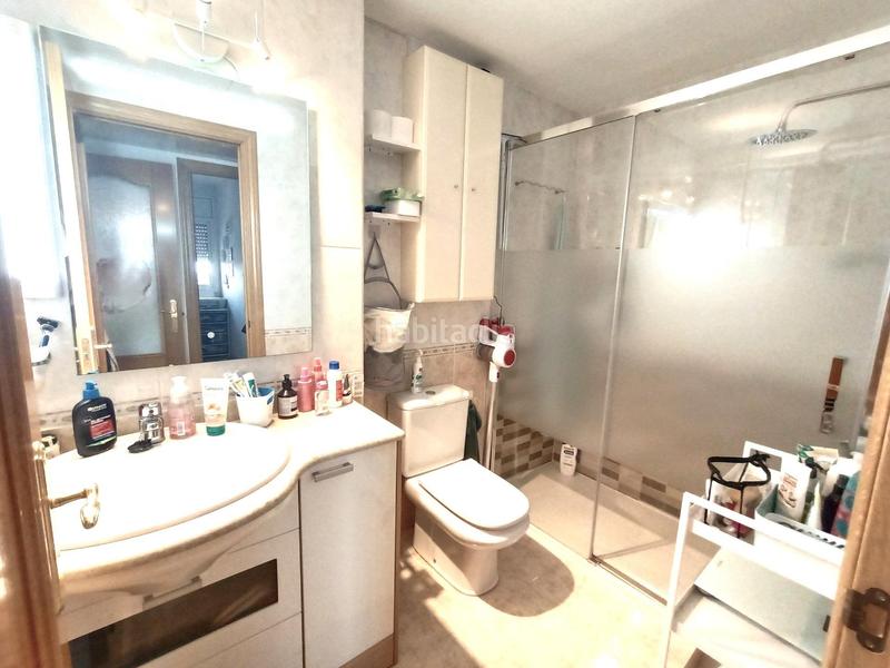 Foto 170eaf56-88bb-4509-8b14-760b2a4802f3. Ático espectacular atico amueblado con solarium y vistas al mar residencial en Cunit