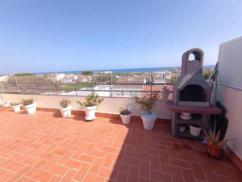 Foto 45dc7897-075c-49c6-8377-2a0b24022590. Ático espectacular atico amueblado con solarium y vistas al mar residencial en Cunit