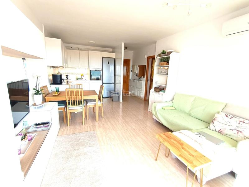 Foto 524b2fd6-230b-4043-ba77-08da526f9d64. Ático espectacular atico amueblado con solarium y vistas al mar residencial en Cunit