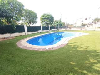 Casa adossada  Can nicolau. Encantador chalet adosado  con piscina en la mejor zona residenc