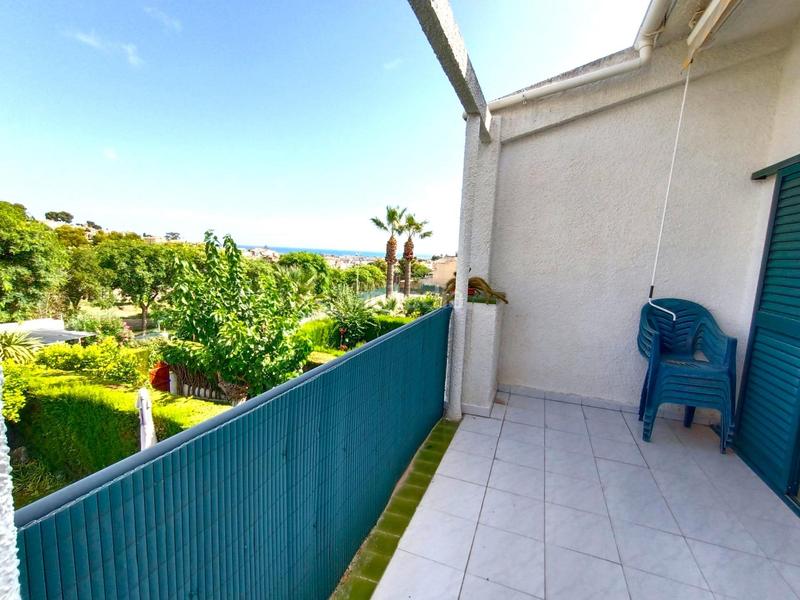 Foto cc41c757-9ed1-46f5-abf4-ea6c228846d4. Casa a schiera con parcheggio piscina in Cunit residencial Cunit