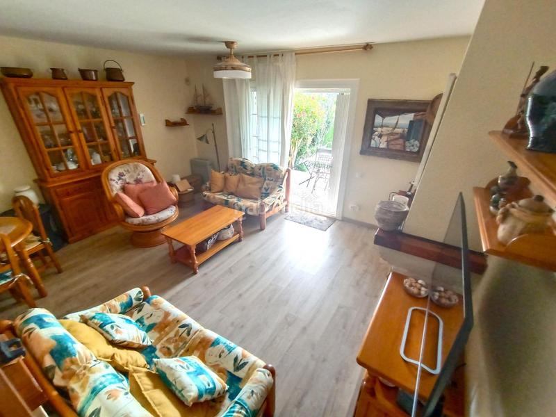 Foto d6ba6c38-0920-46d7-9266-9f851c35c07f. Casa a schiera con parcheggio piscina in Cunit residencial Cunit