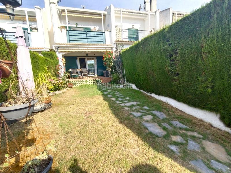 Foto ec6a565a-92b1-4585-b8f4-672683d4bde8. Casa a schiera con parcheggio piscina in Cunit residencial Cunit