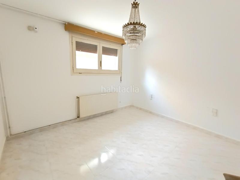 Foto 59cdddb9-bb06-47e3-8de0-14b0d9148c26. Chalet impresionante chalet independiente con ascensor residencial en Cunit