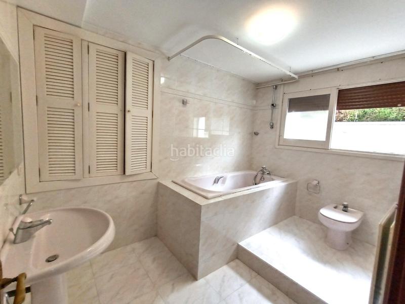 Foto 5fe23928-5afb-47ed-b508-0e7fe691f24a. Chalet impresionante chalet independiente con ascensor residencial en Cunit