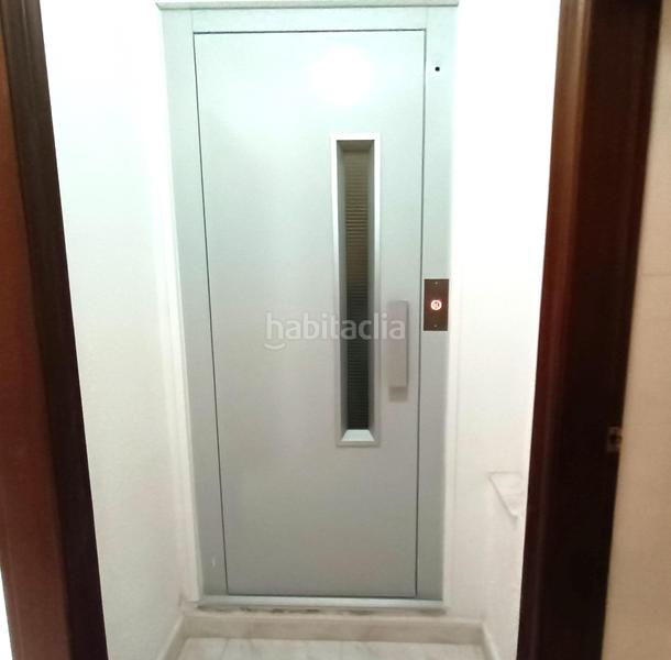 Foto ac6f1afc-f7ef-4261-9fef-77ecf9b3229a. Chalet impresionante chalet independiente con ascensor residencial en Cunit