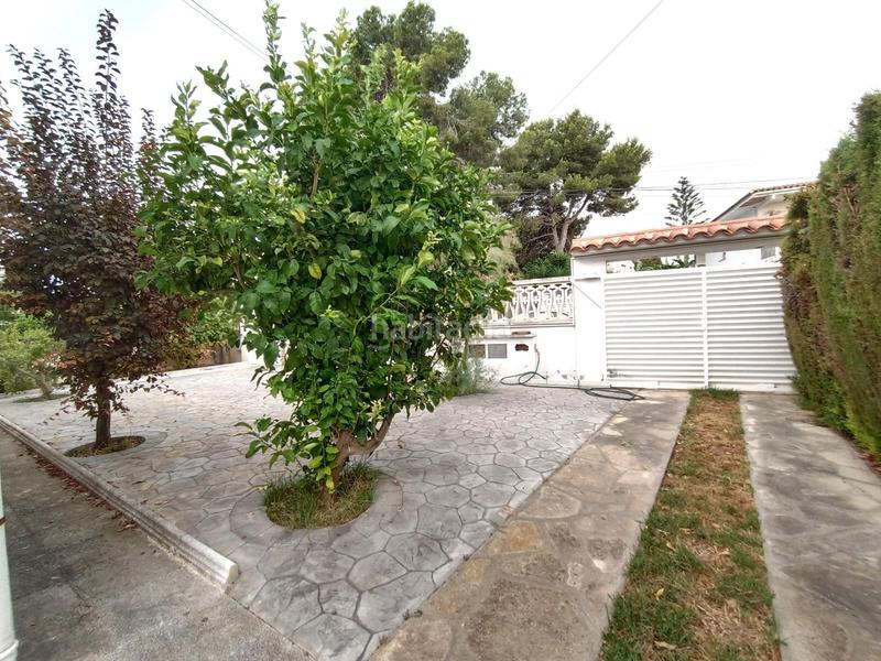 Foto c3485511-6d8e-41b8-8b68-994735f9bba3. Chalet impresionante chalet independiente con ascensor residencial en Cunit