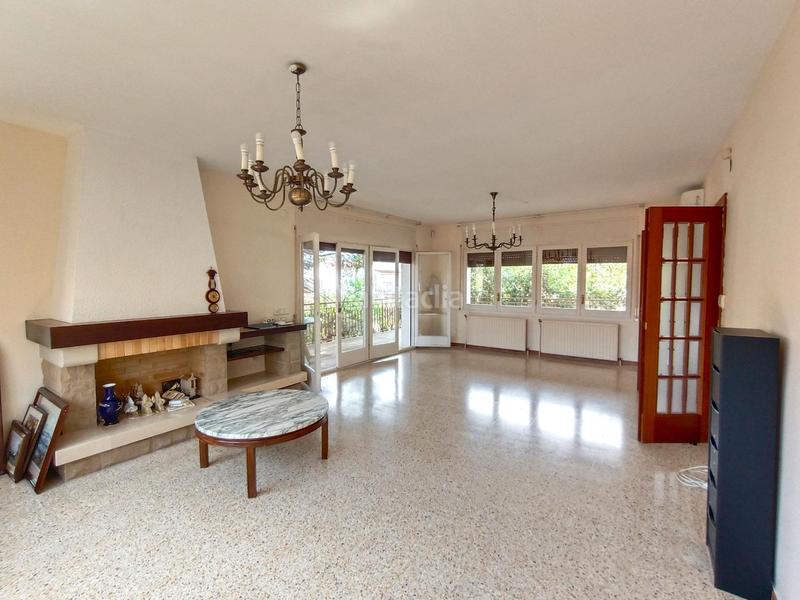 Foto ce7de2cc-fe08-417b-86c6-ed63e0265000. Chalet impresionante chalet independiente con ascensor residencial en Cunit