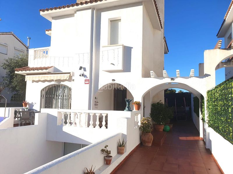 Foto 17de12fc-bdd5-41ef-9617-cf9d99afbc1b. Chalet  independiente con piscina y vistas al mar residencial en Cunit