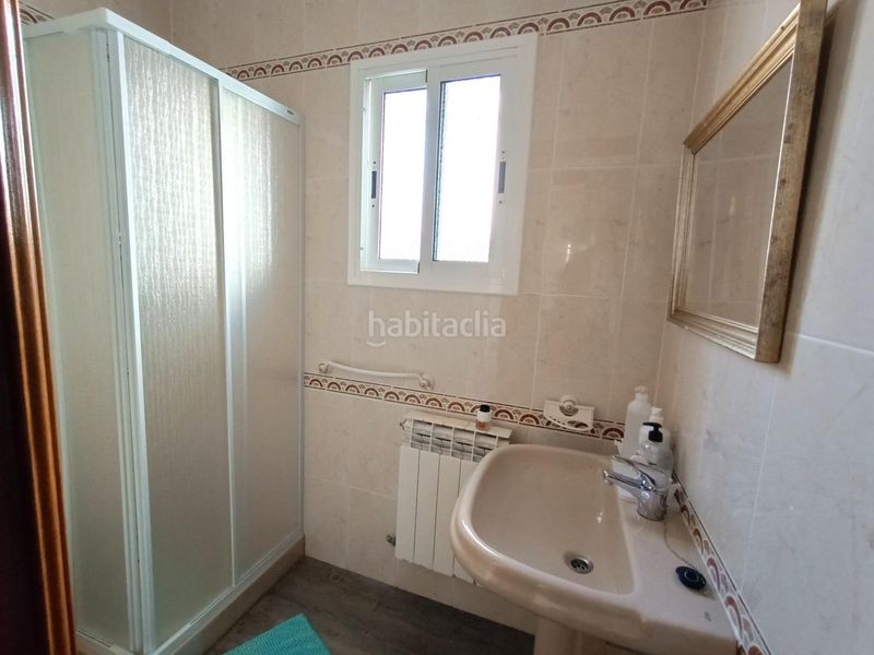 Foto 609f3127-17c3-4122-9367-71c5f3b115c5. Chalet  independiente con piscina y vistas al mar residencial en Cunit