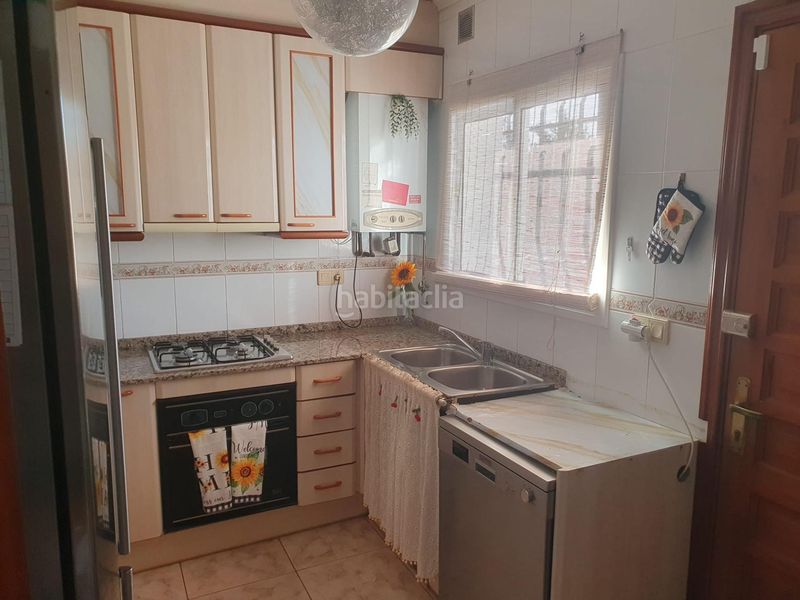 Foto b4a8ec3c-3355-4dcb-89bd-1b4f4f5af160. Chalet  independiente con piscina y vistas al mar residencial en Cunit