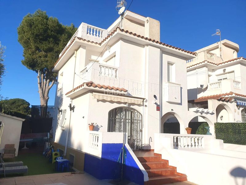 Foto e8b3ab00-09e1-447d-b458-4ce59fe6eda7. Chalet  independiente con piscina y vistas al mar residencial en Cunit